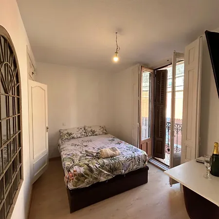 Room In Plaza Mayor Madrid Exterior photo