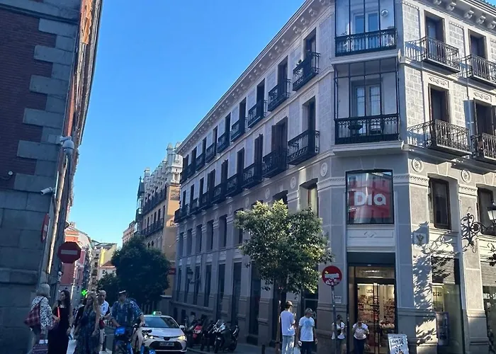 Room In Plaza Mayor
